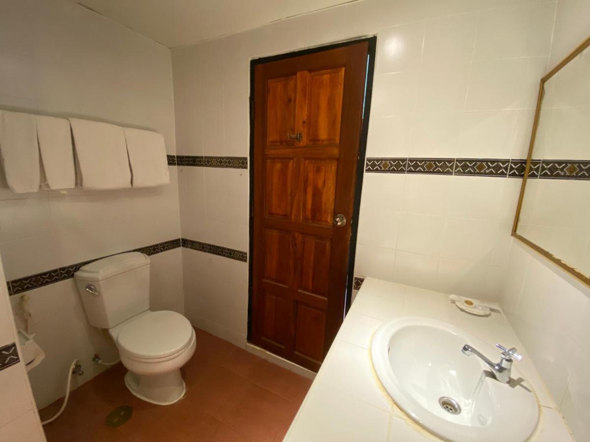 A Hotel Budget Чиангсен Экстерьер фото